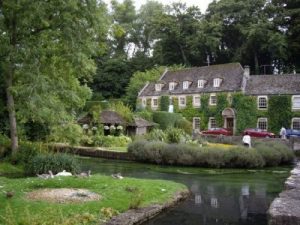 entrance to Bibury farm