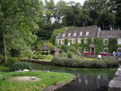 entrance to Bibury farm